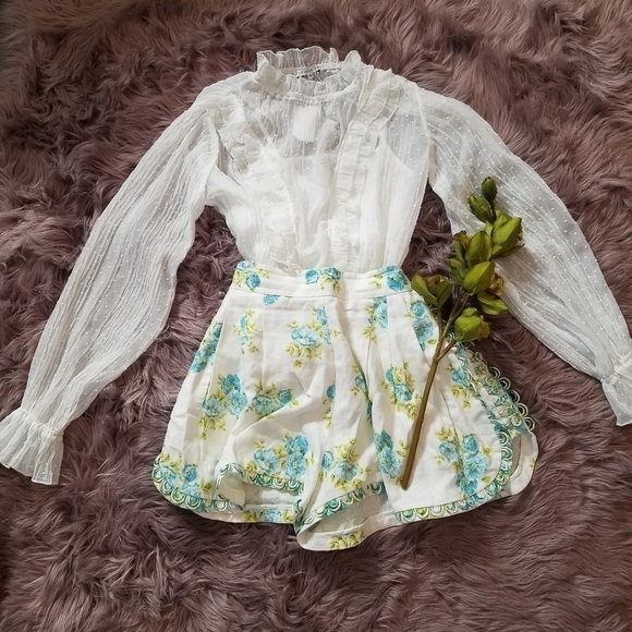 Romantic Blouse - Picture 5 of 6